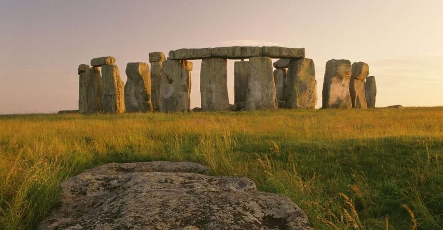 London: Stonehenge, Bath, Lacock, & Avebury Small Group Tour - Bath and the Roman Baths: More Than Pretty Streets