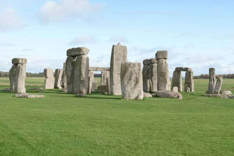 London: Stonehenge, Bath, Windsor, and Roman Baths Day Tour - Windsor Castle Option: Royal Rooms, Chapel History, and a Big-Time Setting