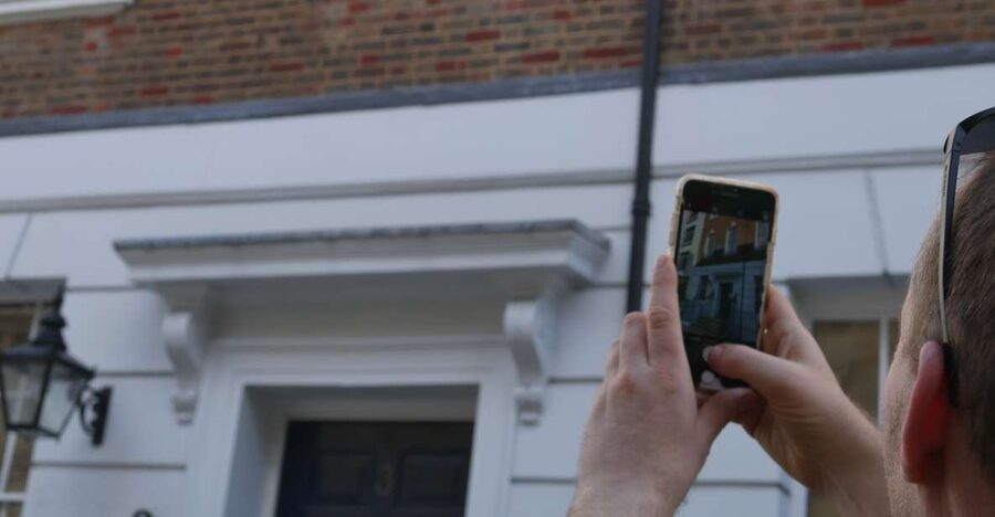 London: The Beatles Walking Tour of Soho and Mayfair - Starting at Piccadilly: find your bearings fast