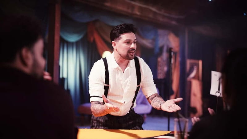 London: The Magician's Table - Up-Close Magic Show - A close-up magic night in London’s old warehouse