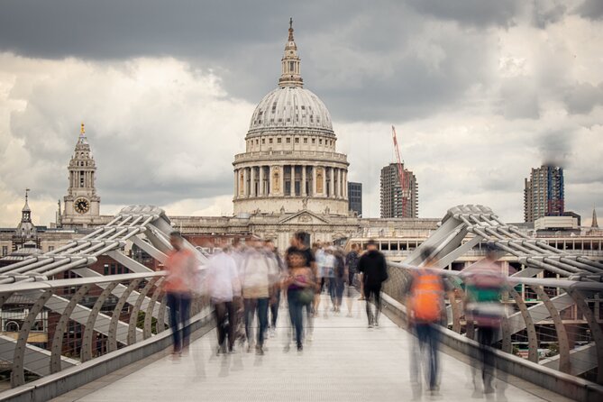 London through the lens: Iconic photo spots, hidden gems & food. - Key things that make this London photo tour click