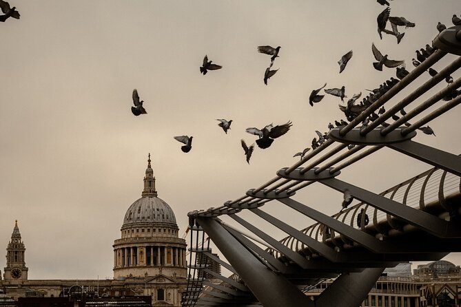 London through the lens: Iconic photo spots, hidden gems & food. - 30+ edited photos: why the post-production part is such good value