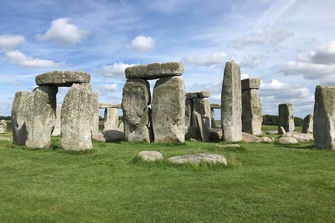 London to Southampton Port - Transfer with Sightseeing - The Big-Name Stops: Windsor, Stonehenge, Salisbury, and Winchester