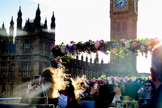 London Tootbus Bar Bus Sunset Tour with Drinks - The central London route: Trafalgar Square to Oxford Street