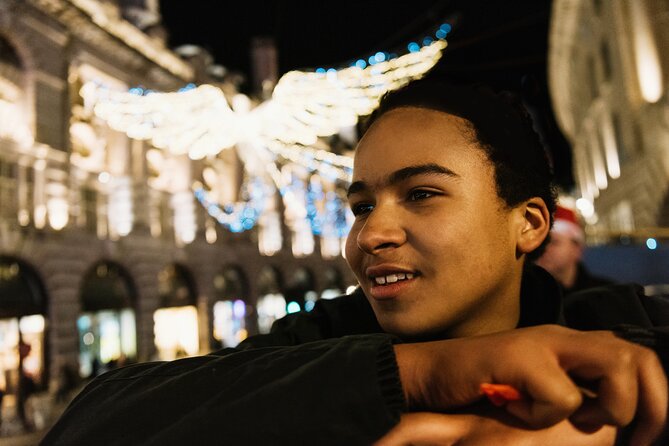 London Tootbus Christmas Lights Tour - Oxford Street: the Snow of Stars stop