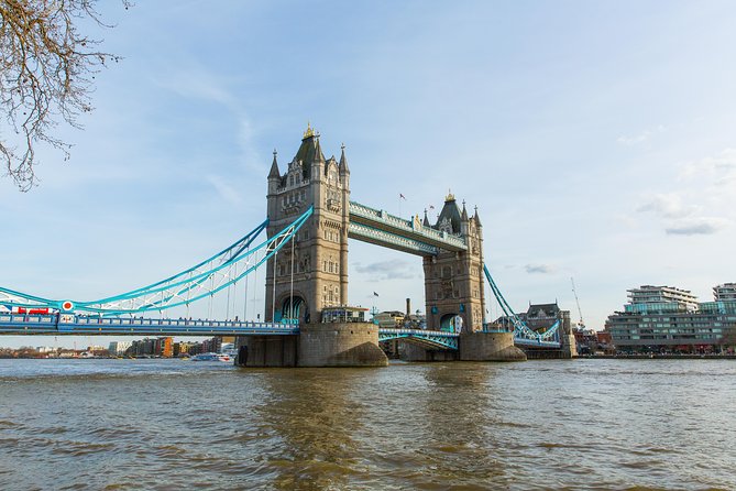 London Tootbus Hop on Hop off Bus Tour and Thames River Cruise - The Westminster to Tower spine: the London landmarks that feel like the main story