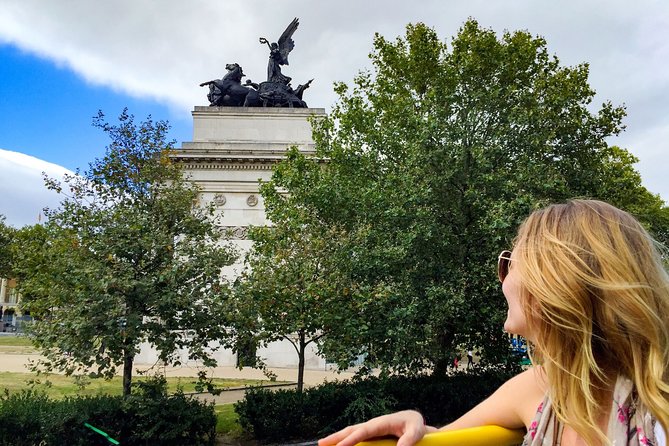 London Tootbus Hop-on Hop-off (Optional Thames Cruise) - Yellow Route Walk-Off: Trafalgar Square to the Tower Area