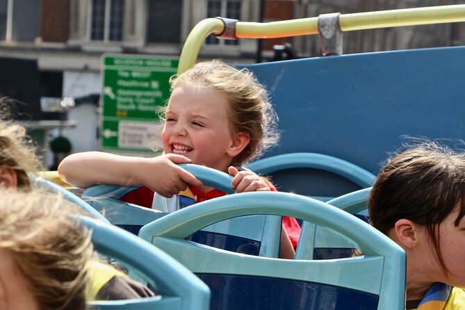 London Tootbus Kids Tour with Bespoke Live Guided Commentary - How a kids tour should feel in London’s busiest area