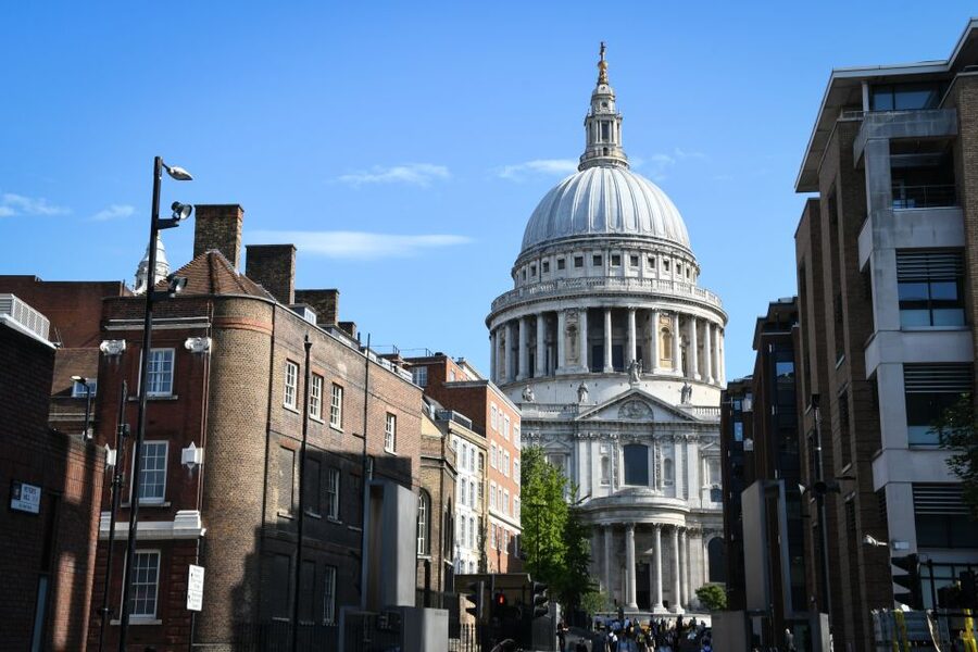 London: Top 30 Sights Tour and Sherlock Holmes Museum - Guide style, small-group pace, and why it matters