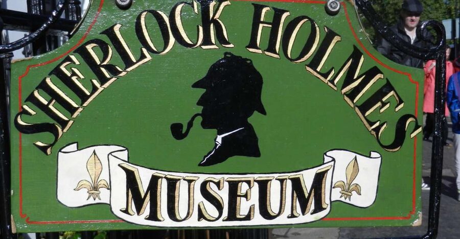 London: Top 30 Sights Tour and Sherlock Holmes Museum - Meeting outside The Ritz: the day starts easy, if you’re on time