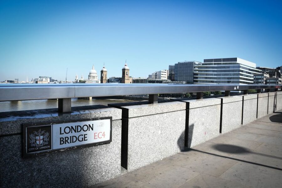 London: Top 30 Sights Walking Tour and London Eye Ride - London Bridge to the Tower: Shakespeare’s Globe to HMS Belfast
