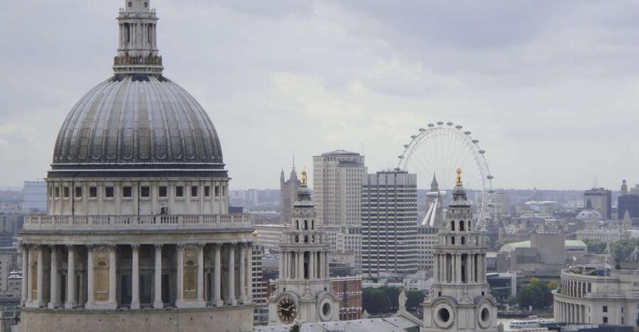 London: Top 30 Sights Walking Tour & St Pauls Cathedral - Price and value: why $101 can be a good deal for first-time planning