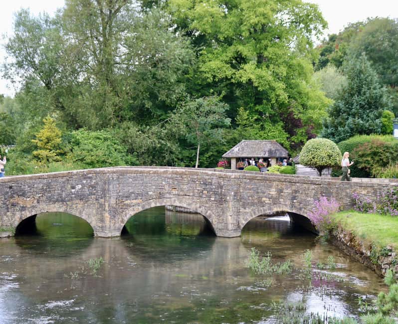 London: Top 7 Cotswolds Stops plus Shakespeare's Stratford - Bibury and Arlington Row: England at Its Cottage-Core Peak
