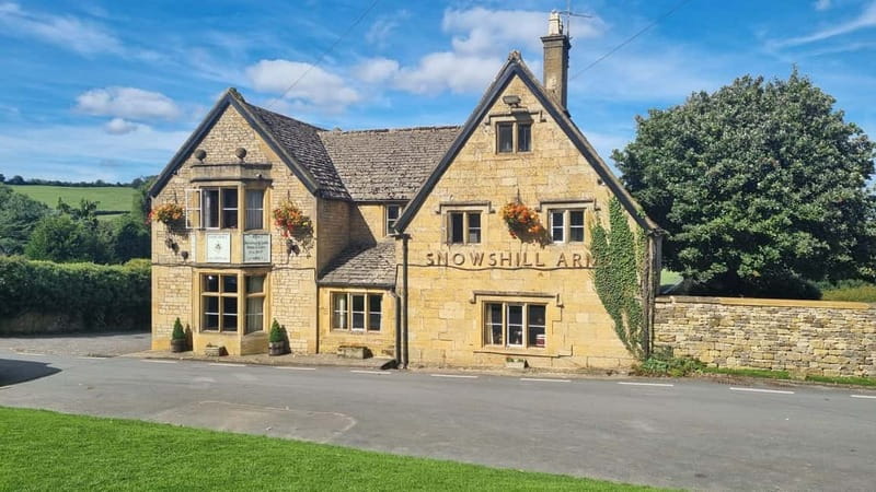 London: Top 7 Cotswolds Stops plus Shakespeare's Stratford - Bourton-on-the-Water: The Windrush River Walk You’ll Remember