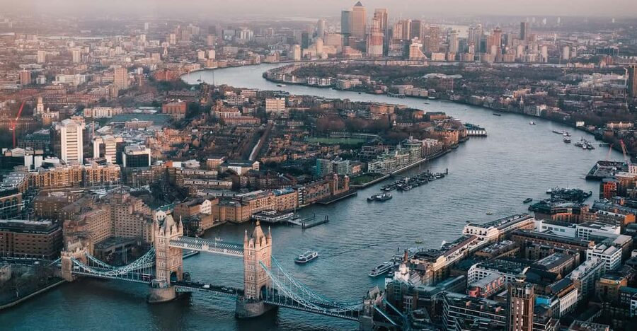London: Top Attractions and City Highlights Walking Tour - Finishing near 1 The Sanctuary: turning your last minutes into real plans