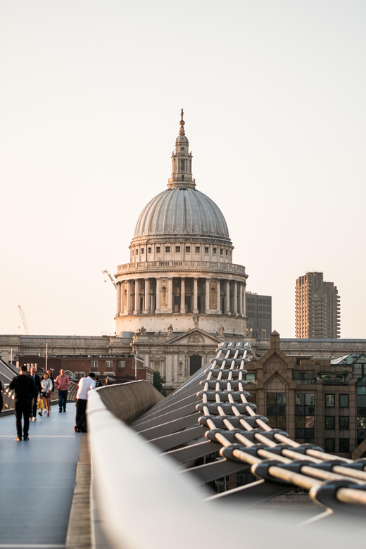 London: Top Attractions and City Highlights Walking Tour - Houses of Parliament and Big Ben: Guy Fawkes and the drama of power