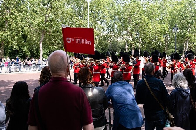 London Tour: Changing of the Guard, Westminster Abbey & Tower - Trafalgar Square Lunch Break: Real Time to Reset