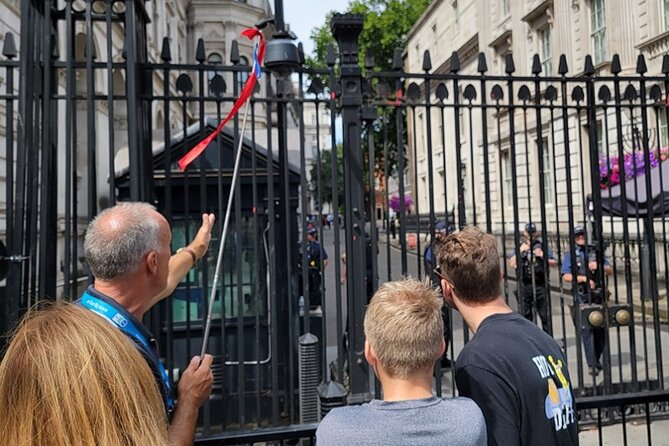 London Tour: Changing of the Guard, Westminster Abbey & Tower - Tower of London Guided Tour: The Power Meets the Pain