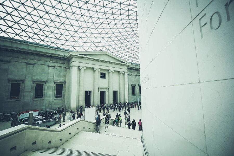 London: Tour of the British Museum - Meeting on Great Russell Street and Finding Your Guide Fast
