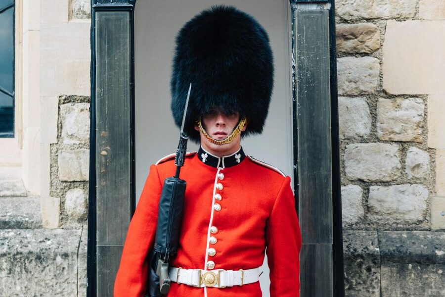 London: Tour with Private Guide - Buckingham Palace and Westminster Abbey: the classic scenes, with the human story