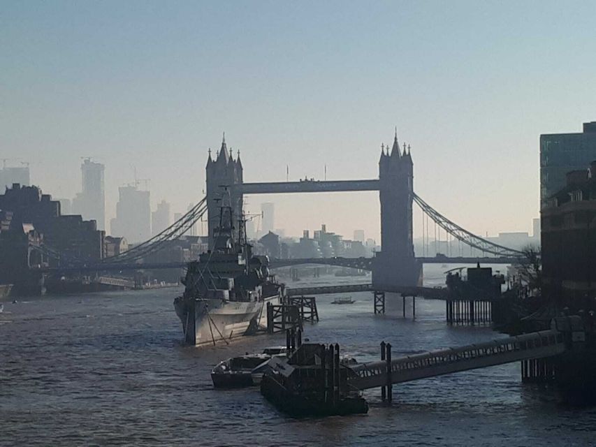 London: Tower, Cruise, & Harrods Tea Full-Day Experience - Morning focus: St. Paul’s Cathedral + the Guard watch at Buckingham