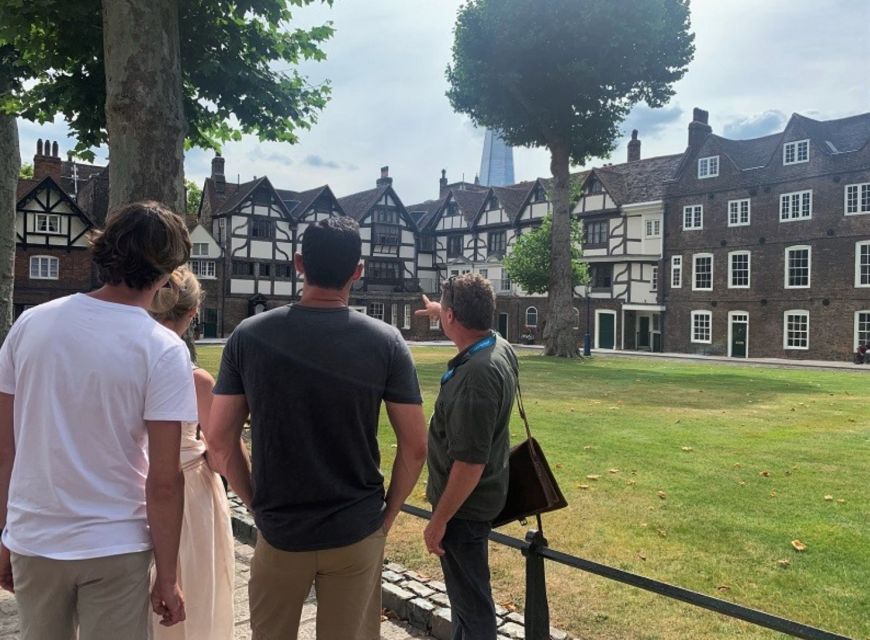 London: Tower of London Guided Tour with Boat Ride - The Jewel House and Crown Jewels: the stop that everyone plans for