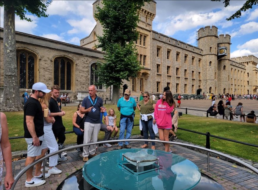 London: Tower of London Guided Tour with Boat Ride - Small planning tips that make the day easier