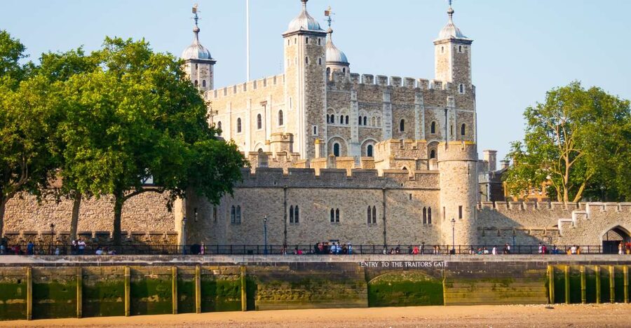 London: Tower of London Guided Tour with Crown Jewels Option - Who should book this Tower of London guided tour with Crown Jewels?