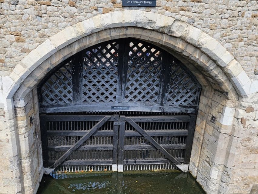 London: Tower of London Tour with Crown Jewels & Beefeaters - The Jewel House and Crown Jewels: what you should focus on