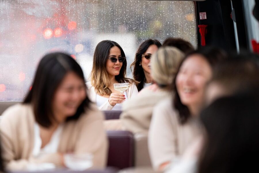 London: Traditional Afternoon Tea Tour in a Luxury Coach - St Paul’s to the Tower Bridge: your first big-window landmarks