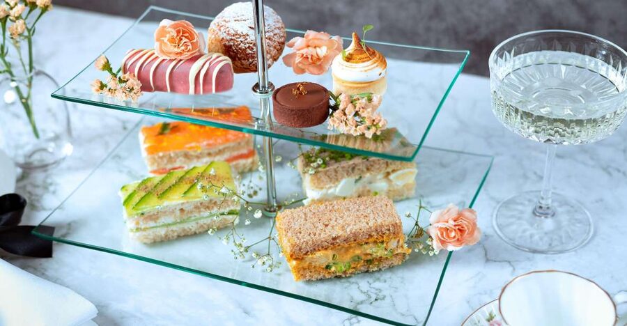 London: Traditional Afternoon Tea Tour in a Luxury Coach - Westminster Abbey, the Houses of Parliament, and the Parliament-clock vibe