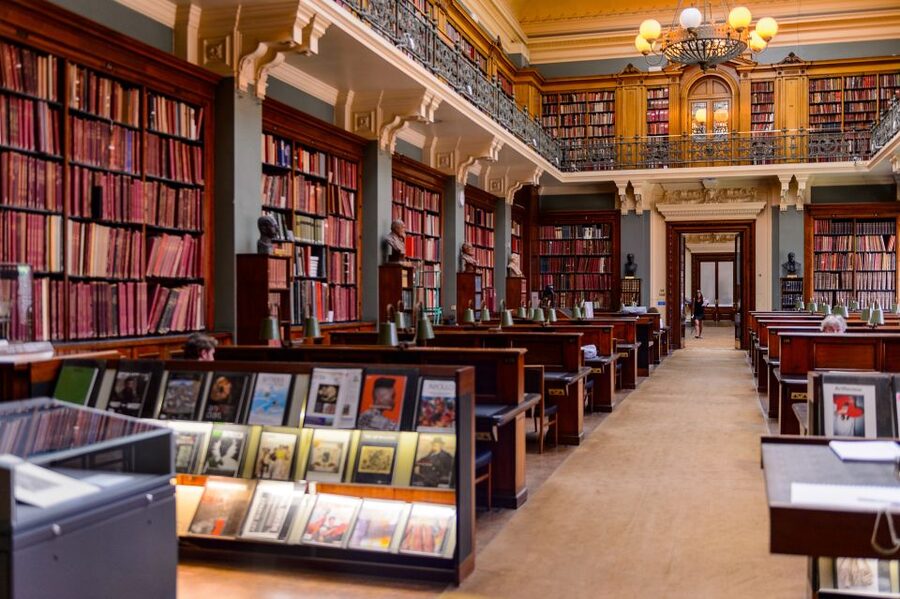 London: Victoria and Albert Museum Private Guided Tour - Choosing the right time slot: 2, 3, 3.5, 4.5 hours, or the 4-hour group option