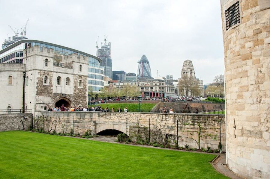 London: Vintage Bus Tour and London Eye Ticket - Buckingham Palace and the Changing of the Guard: Morning Magic, Backup Plan Included