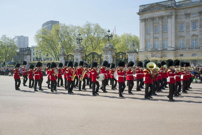 London Vintage Bus Tour Including River Thames Cruise with Optional Lunch - Getting the most from your seats: guide style, comfort, and group mood