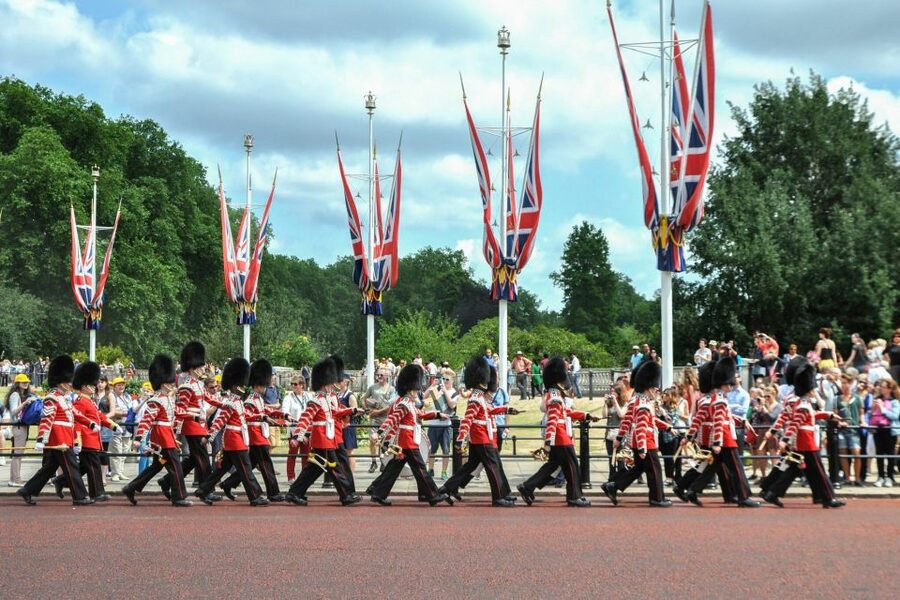 London Vintage Bus Tour, Thames Cruise, Fish & Chips - Buckingham Palace and the Changing of the Guard: AM magic, PM photo reality