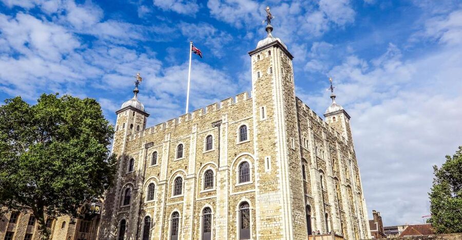 London: VIP Tower of London & Tower Bridge Early-Access Tour - Tower Hill meeting point and the rhythm of a 3.5-hour tour