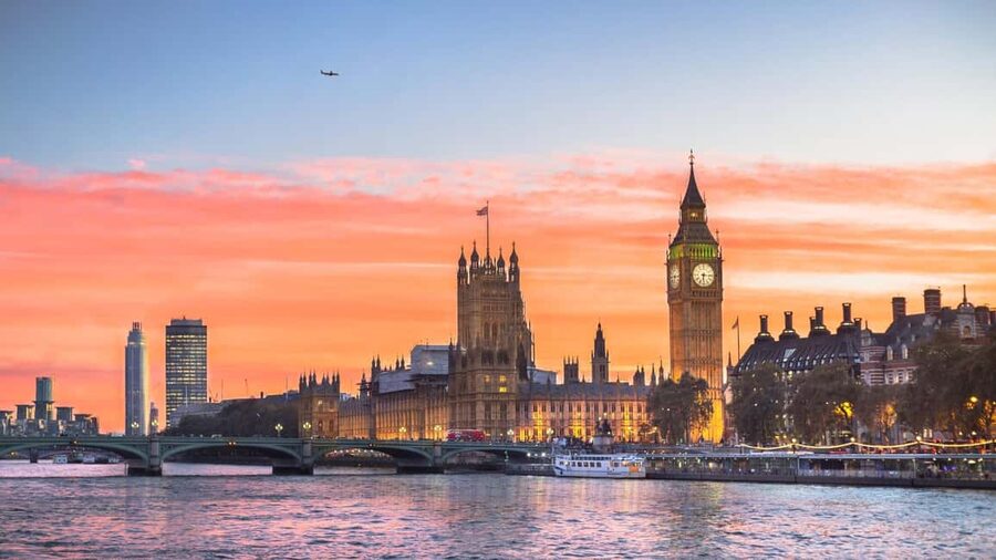 London Walking Tour with Local - Meeting points: where the walk actually starts