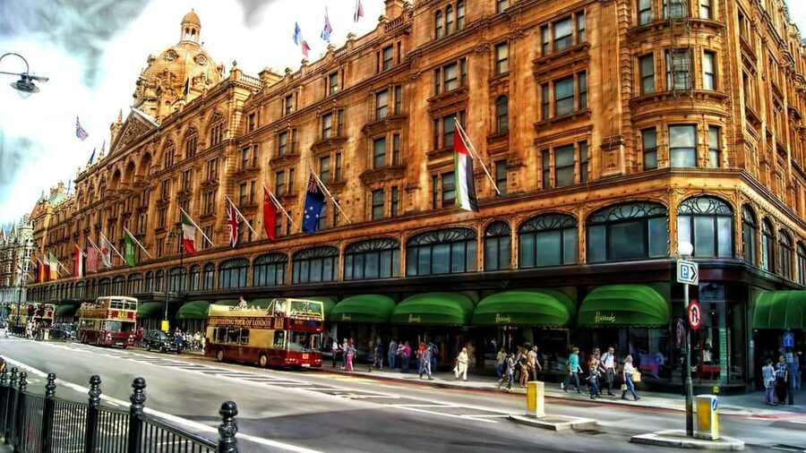 London Walking Tour with Local - Big Ben and the Houses of Parliament: the best wide-angle stop