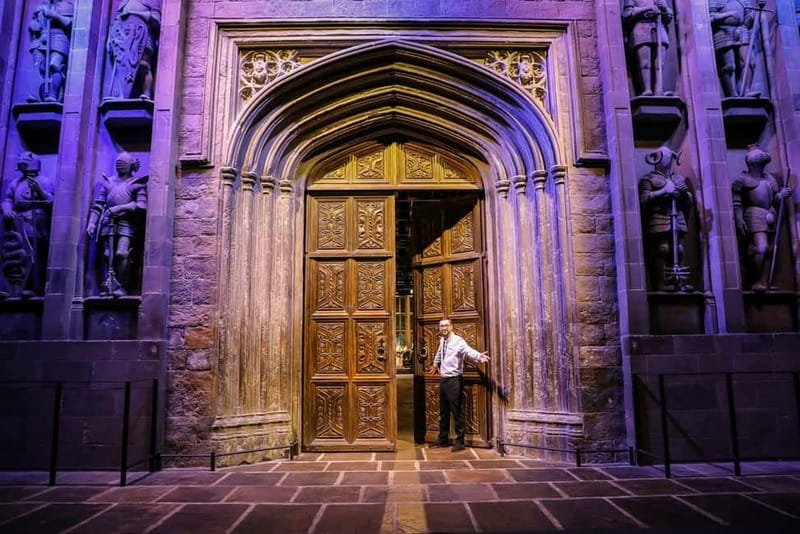 London: Warner Bros. Studio Harry Potter Tour & Branded Bus - 2026 Special Features: Pick the Season, Pick Your Favorite Moments