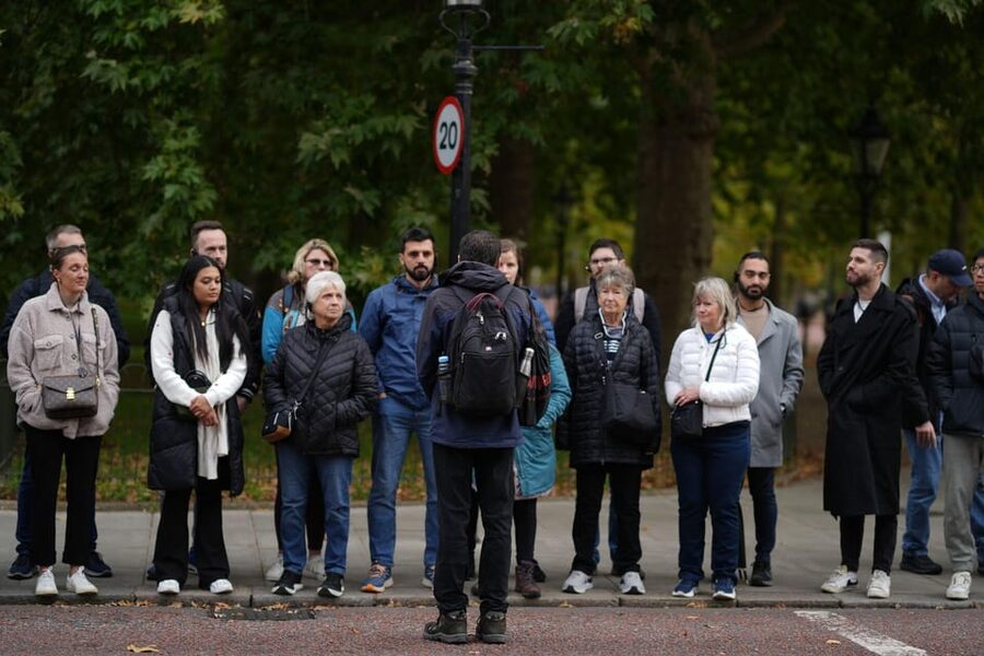 London: Westminster Abbey, Big Ben, Buckingham Palace Tour - Houses of Parliament, Downing Street, and What the Streets Teach You