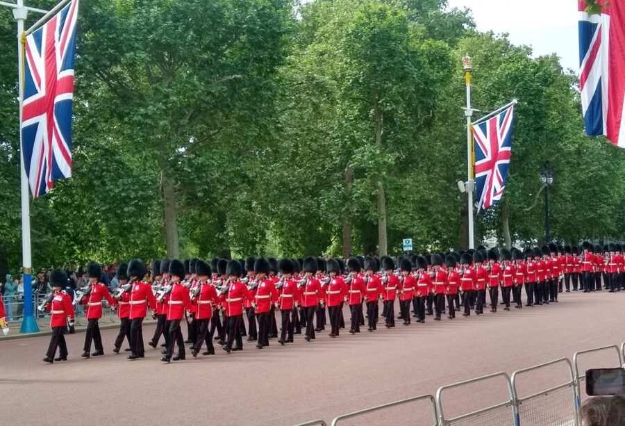London: Westminster Abbey & Churchill War Rooms Walking Tour - Buckingham Palace and the Changing of the Guard: what you should know before you go