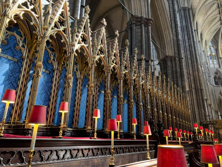 London: Westminster Abbey Tour with a Royal Heritage Guide - Poets’ Corner, Hawking, and Dickens: graves that turn a building into a timeline
