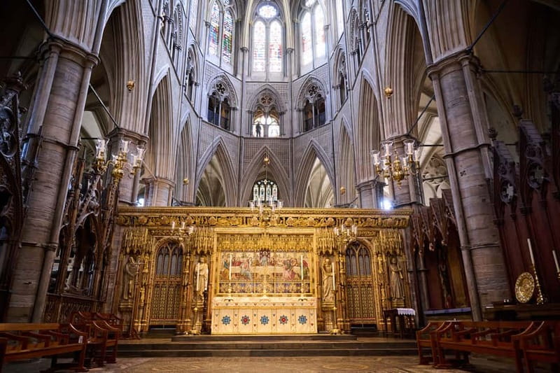 London: Westminster Abbey Tour with Guard Change & Big Ben - Walking logistics and what to bring for a 3-hour day
