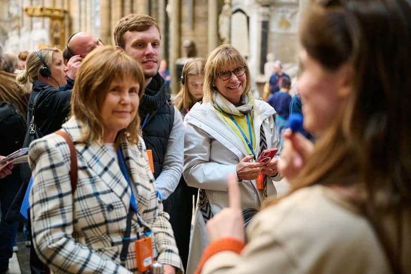 London: Westminster Abbey Tour with Guard Change & Big Ben - Science and leadership tombs: Darwin, Edward V, and Newton