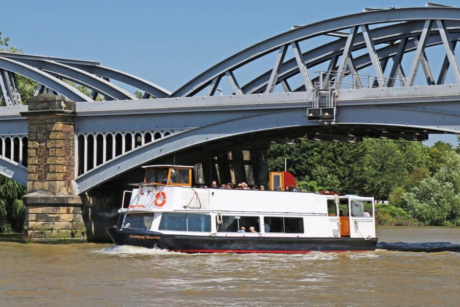 London: Westminster to Kew River Thames Cruise - Westminster Pier to Your First Landmark Views: Settling In Fast