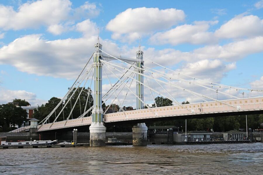 London: Westminster to Richmond River Thames Cruise - The views game: why indoor seating is the smart move