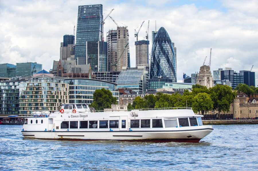London: Westminster to Tower Bridge River Thames Cruise - Live captain audio: why the narration is the main event
