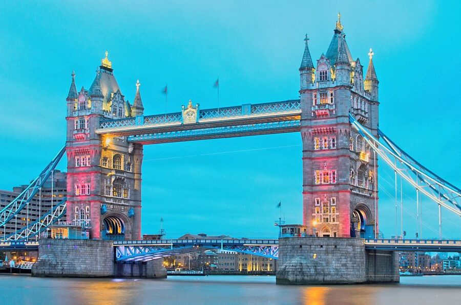 London: Westminster to Tower Bridge River Thames Cruise - The mid-cruise pier stops (Embankment, Festival, Bankside) and why they matter