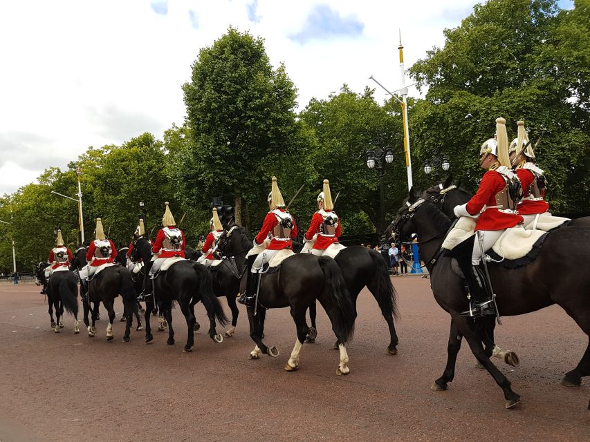 London: Westminster Tour and Churchill War Rooms Visit - The Walking Portion: How the Tour Keeps Moving