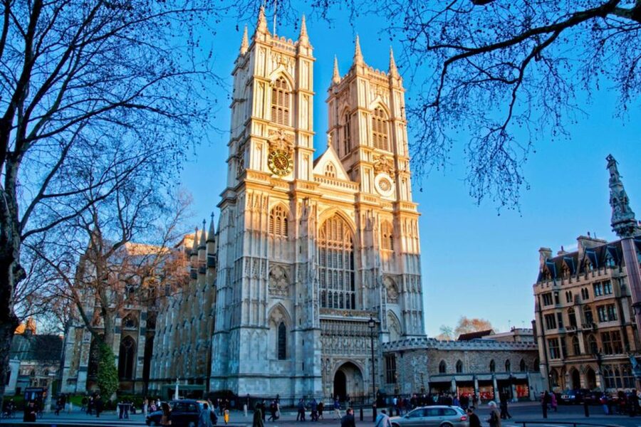 London: Westminster Tour and Windsor Castle Entry Ticket - Starting at the Ritz and Getting Your Westminster Bearings